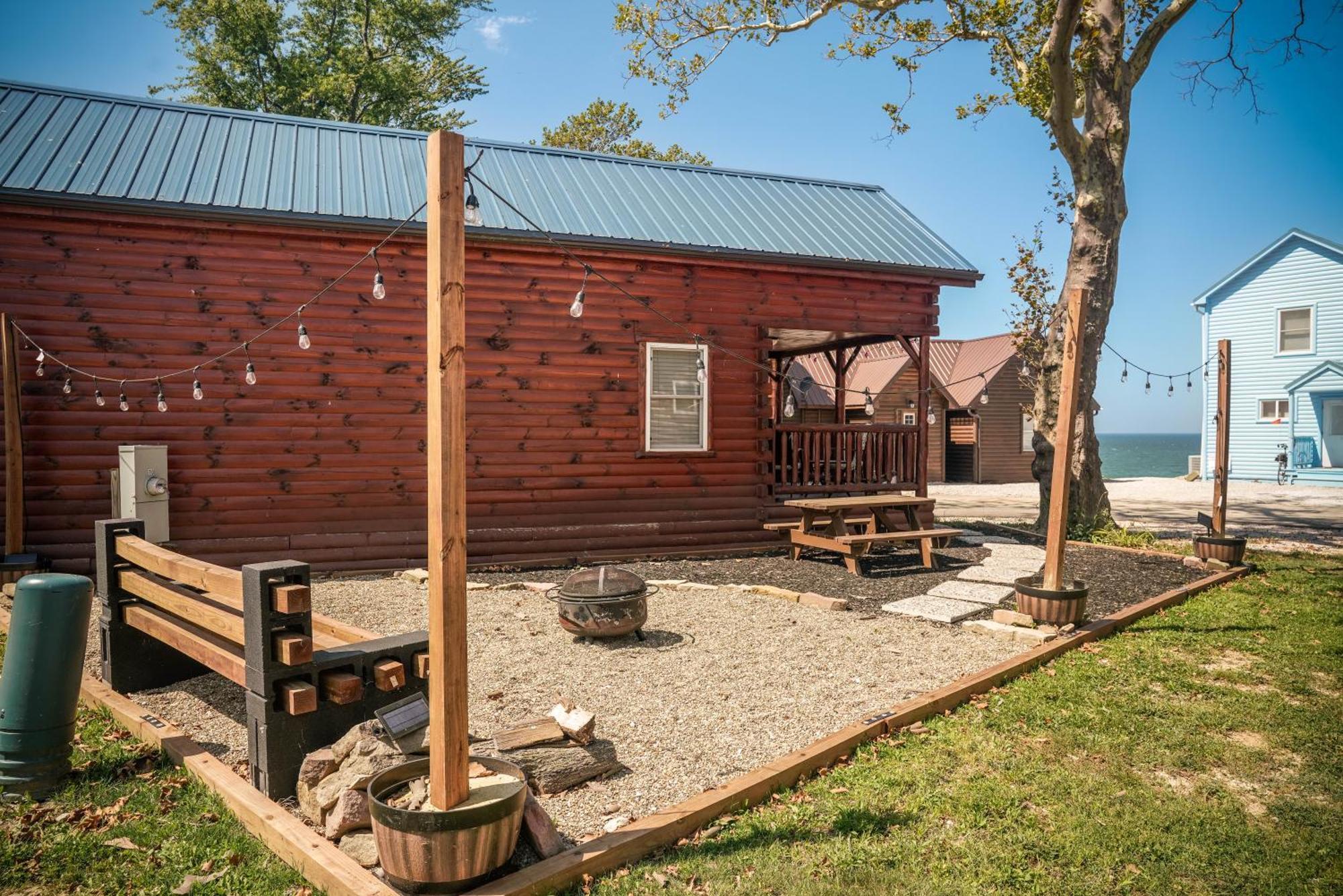 Charming Lakeview Cabin Near Geneva-On-The-Lake! Ashtabula Exterior foto