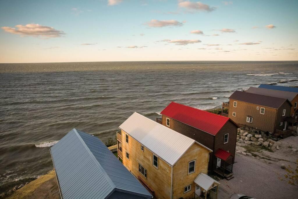 Charming Lakeview Cabin Near Geneva-On-The-Lake! Ashtabula Exterior foto