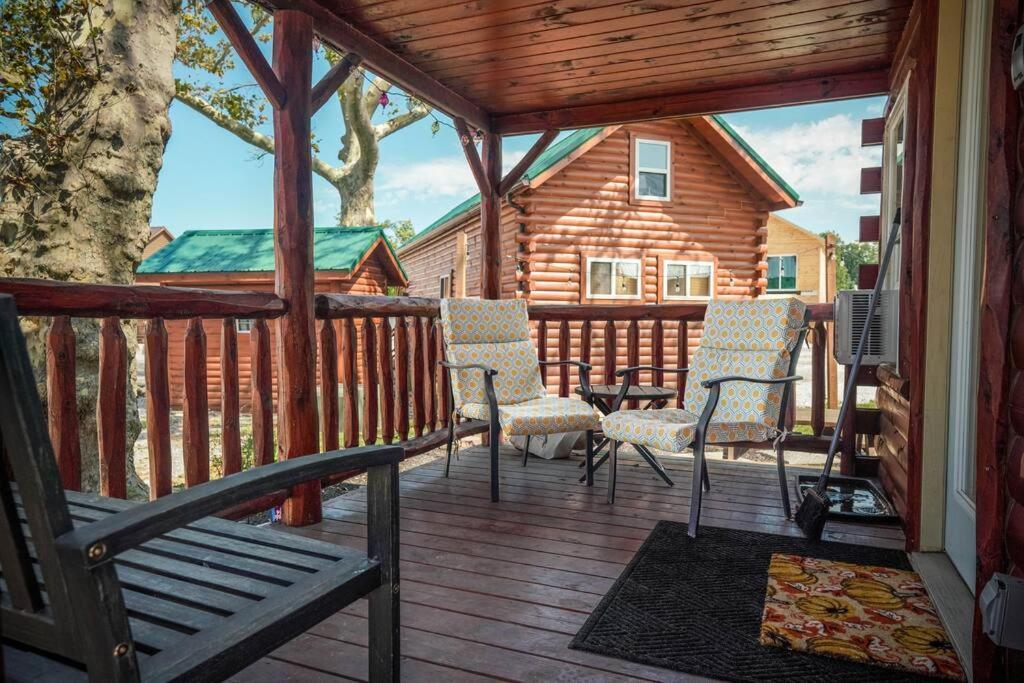 Charming Lakeview Cabin Near Geneva-On-The-Lake! Ashtabula Exterior foto