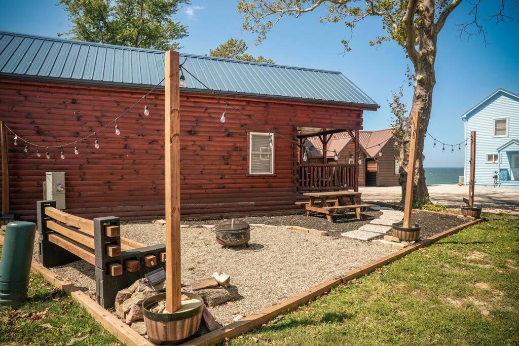 Charming Lakeview Cabin Near Geneva-On-The-Lake! Ashtabula Exterior foto