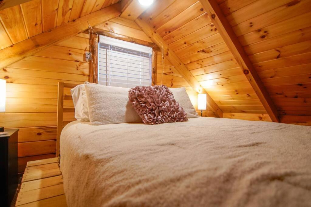 Charming Lakeview Cabin Near Geneva-On-The-Lake! Ashtabula Exterior foto