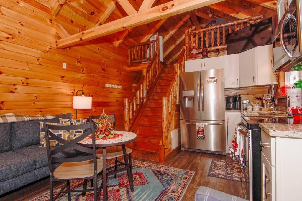 Charming Lakeview Cabin Near Geneva-On-The-Lake! Ashtabula Exterior foto